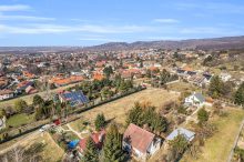 Na predaj krásny veľký stavebný pozemok, 1618 m2, Štúrova ulica, Marianka